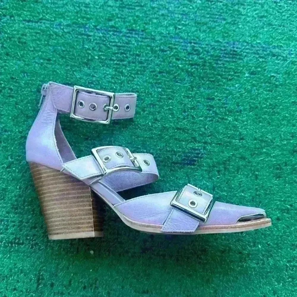 Jeffrey Campbell - Picture 2 of 5